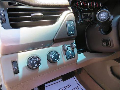 Used 2016 Chevrolet Suburban LTZ image 38