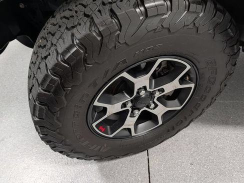 Used 2023 Jeep Wrangler Rubicon w/ Cold Weather Group AWD/4WD image 9