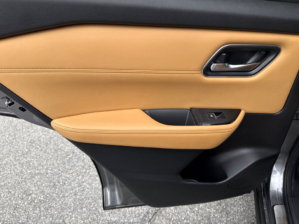 Used 2023 Nissan Rogue Platinum w/ Platinum Premium Package FWD image 21