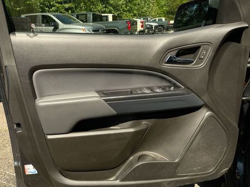 Used 2020 Chevrolet Colorado Z71 AWD/4WD image 21