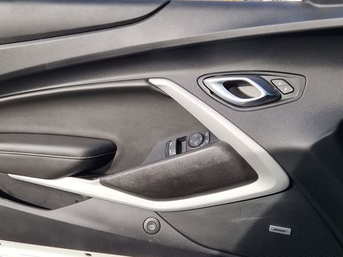 Used 2021 Chevrolet Camaro LT w/ Technology Package image 23