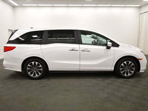 Certified 2024 Honda Odyssey EX-L image 9