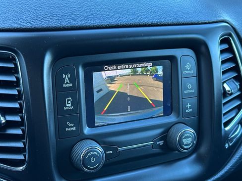 Used 2018 Jeep Compass Latitude w/ Trailer Tow Group image 19