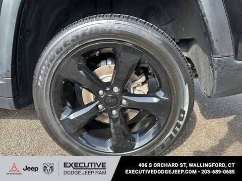 Used 2022 Jeep Grand Cherokee Altitude image 14