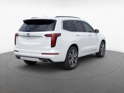 Certified 2023 Cadillac XT6 Premium Luxury w/ Technology Package FWD image 4