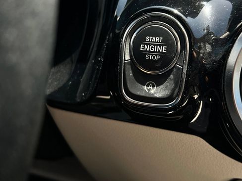 Used 2021 Mercedes-Benz GLA 250 w/ Premium Package image 16