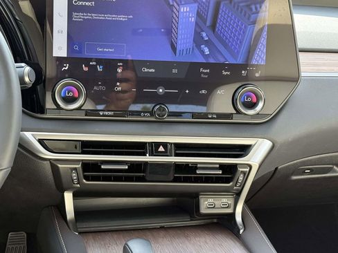 Used 2024 Lexus RX 350 Premium image 17
