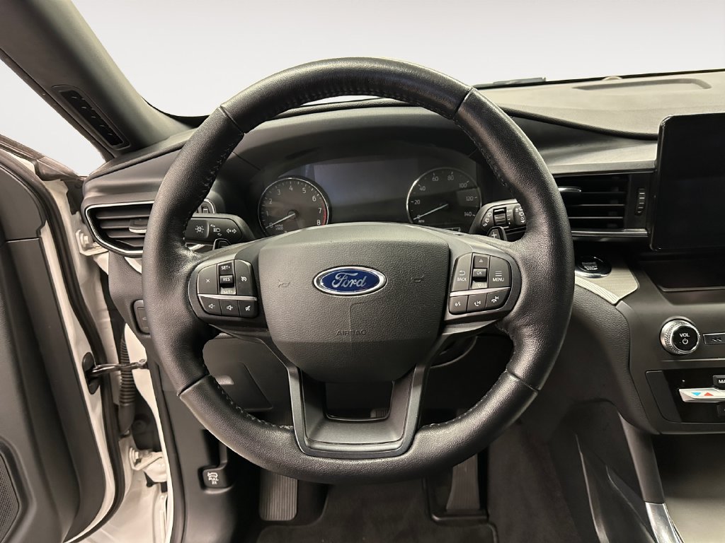 Used 2020 Ford Explorer XLT w/ Equipment Group 202A AWD/4WD image 10