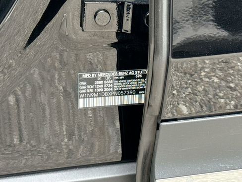 Used 2023 Mercedes-Benz EQB 350 4MATIC SUV image 27