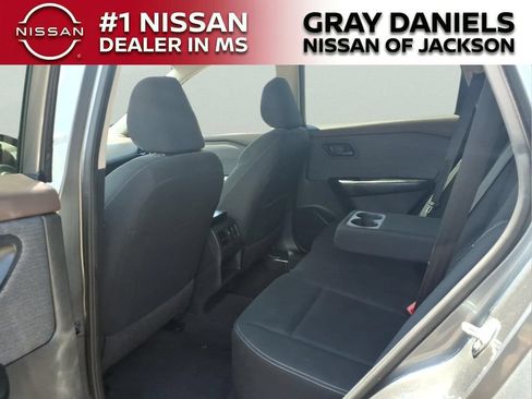 Used 2023 Nissan Rogue S AWD/4WD image 27