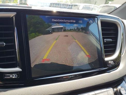 New 2026 Chrysler Voyager LX image 18