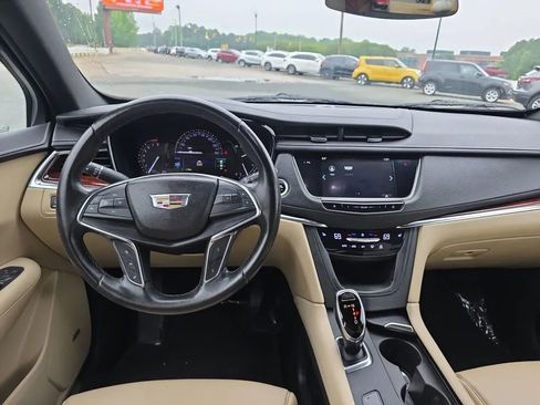 Used 2019 Cadillac XT5 Luxury FWD image 14