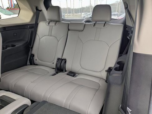 Used 2025 Honda Pilot EX-L image 16