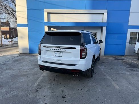 Used 2024 Chevrolet Suburban Z71 w/ Off-Road Capability Package image 7