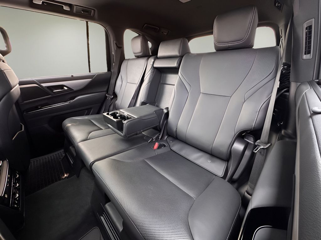 Used 2025 Lexus LX 600 F Sport w/ Accessory Package (2T) AWD/4WD image 20