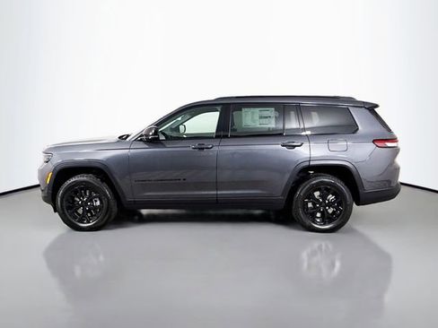 New 2025 Jeep Grand Cherokee L Altitude image 4