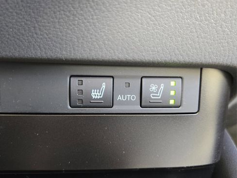 Certified 2025 Lexus ES 350 w/ Premium Package image 17