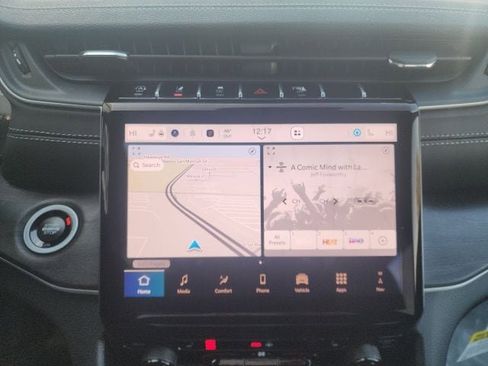 New 2025 Jeep Grand Cherokee Limited image 4