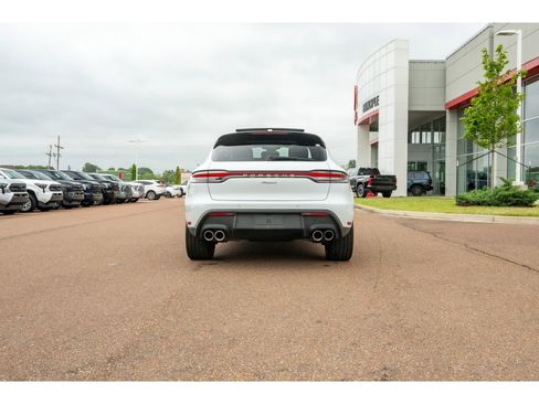 Used 2023 Porsche Macan Turbo AWD/4WD image 6