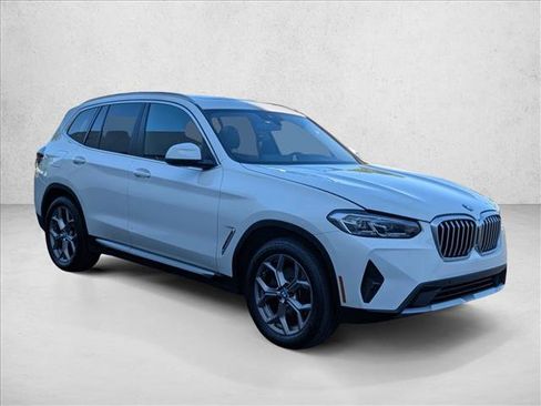 Used 2023 BMW X3 xDrive30i w/ Premium Package AWD/4WD image 3