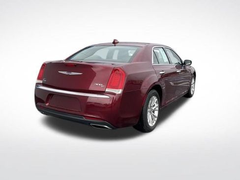 Used 2016 Chrysler 300 C RWD image 7