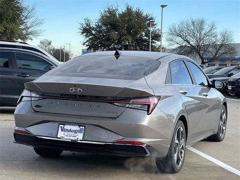 Used 2021 Hyundai Elantra Limited w/ Cargo Package image 4