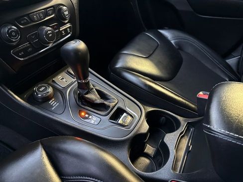 Used 2020 Jeep Cherokee Latitude Plus w/ Cold Weather Group image 28