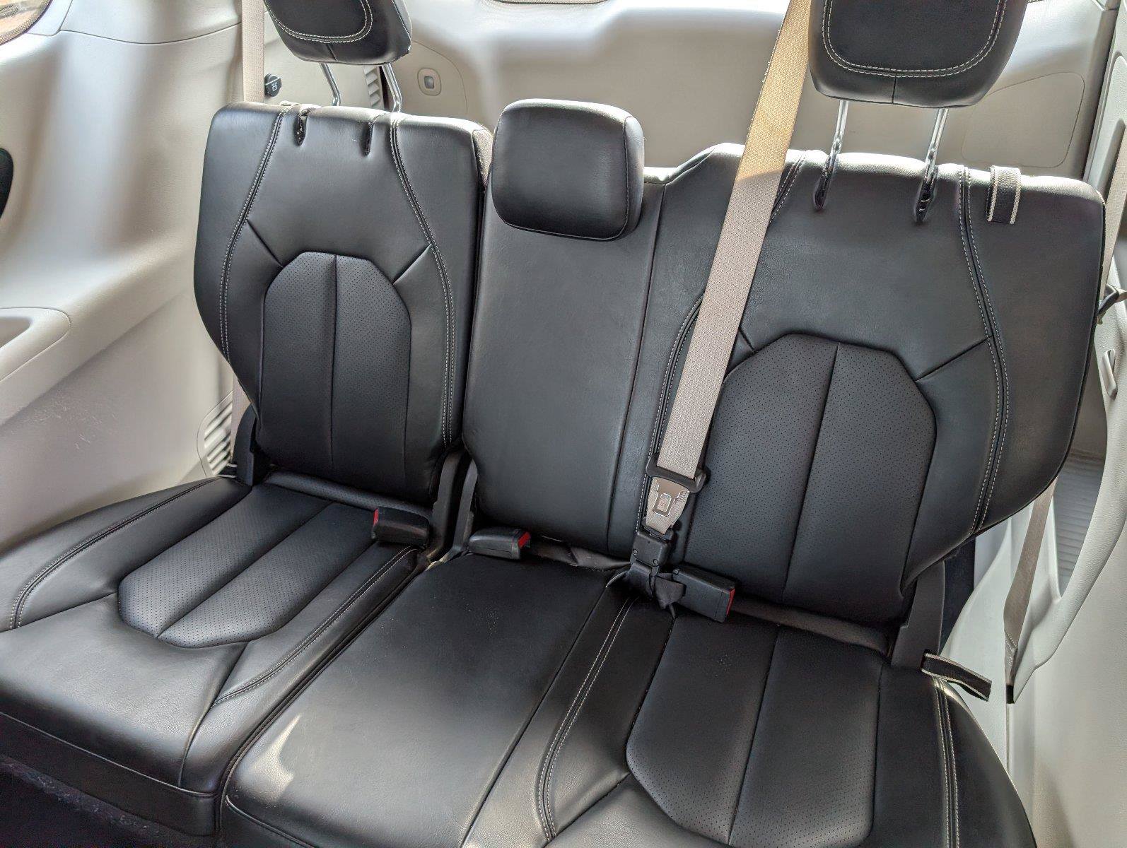 Used 2024 Chrysler Pacifica Touring-L FWD image 33