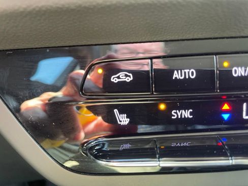 Used 2023 Buick Envision Preferred FWD image 24