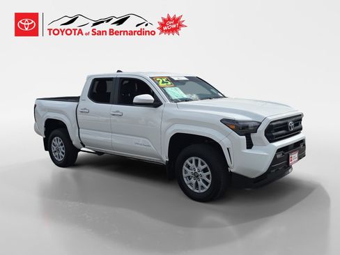 Certified 2025 Toyota Tacoma SR5 AWD/4WD image 7
