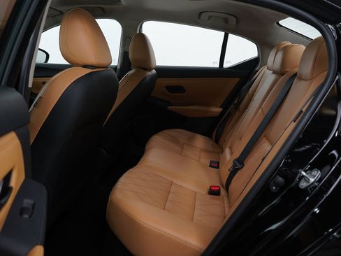 Used 2025 Nissan Sentra SV w/ SV Premium Package image 14