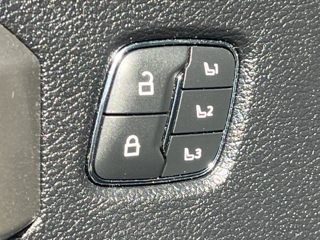 Used 2021 Ford F250 Lariat AWD/4WD image 9