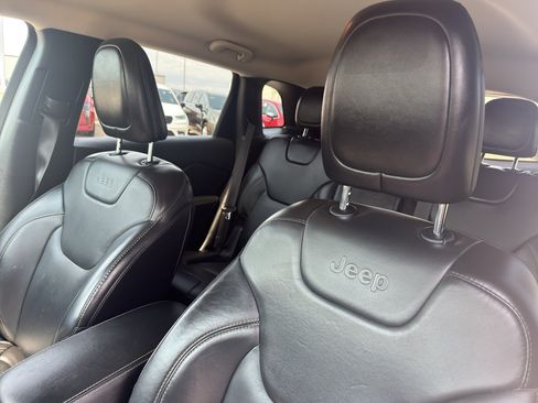 Used 2018 Jeep Cherokee Limited w/ Trailer Tow Group AWD/4WD image 28