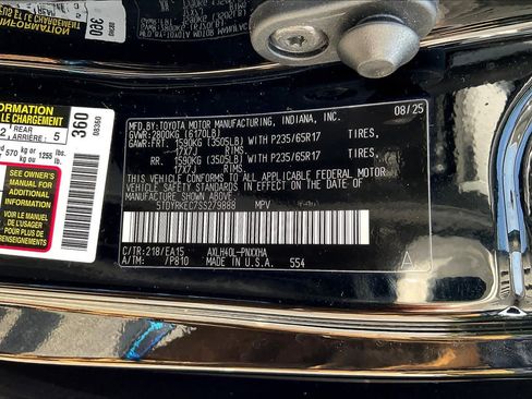 Used 2025 Toyota Sienna XLE FWD image 34