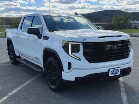 Used 2022 GMC Sierra 1500 Elevation AWD/4WD image 2