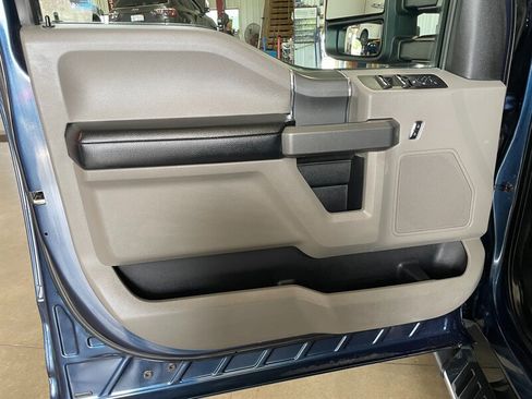 Used 2016 Ford F150 XLT w/ Equipment Group 302A Luxury AWD/4WD image 23