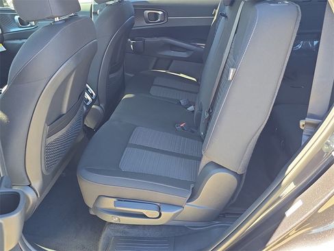 New 2026 Kia Sorento LX image 18