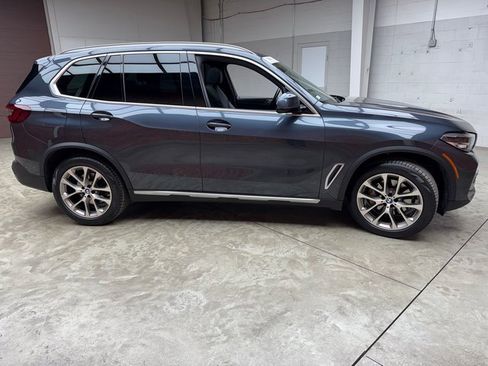 Used 2022 BMW X5 xDrive40i w/ Parking Assistance Package image 6