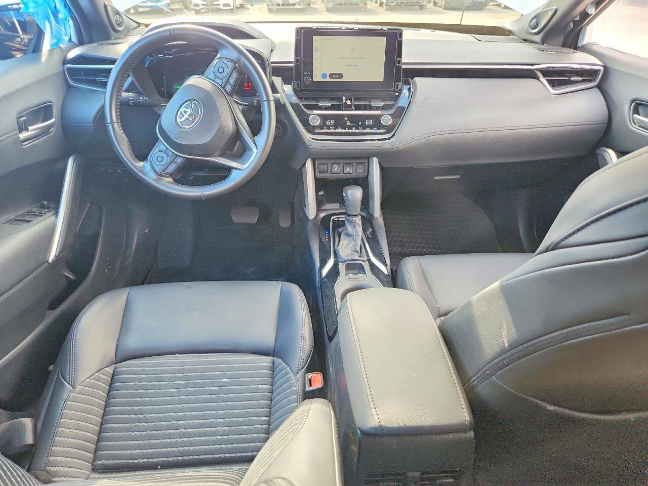 Used 2024 Toyota Corolla Cross AWD Hybrid w/ Convenience Package image 7
