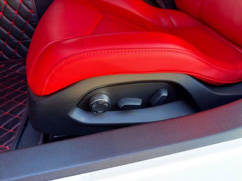 Used 2021 Chevrolet Corvette Stingray Premium Cpe w/ Z51 Performance Package image 21