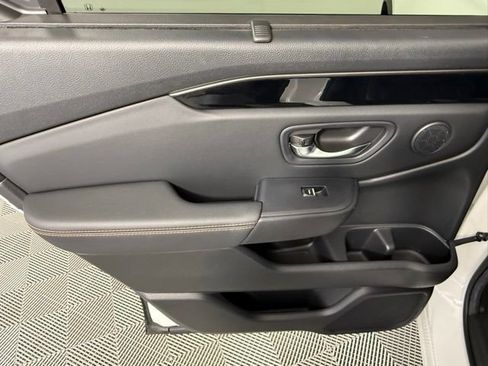 Used 2024 Honda Pilot TrailSport image 38