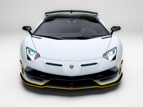 Used 2021 Lamborghini Aventador SVJ AWD/4WD image 6