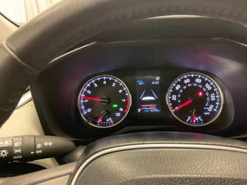 Used 2020 Toyota RAV4 XLE image 8