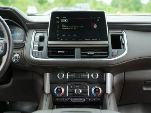 Used 2022 GMC Yukon XL SLT w/ SLT Premium Package AWD/4WD image 30