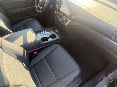 Used 2024 Honda Passport EX-L image 25