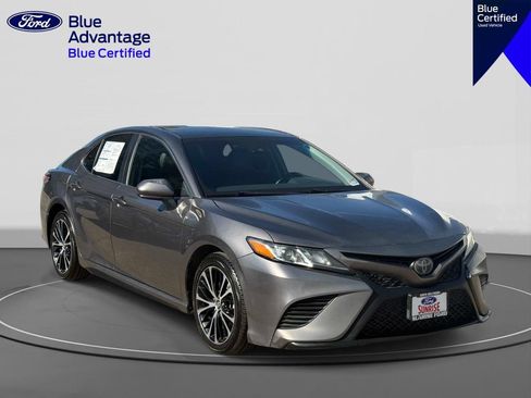 Used 2020 Toyota Camry SE FWD image 4