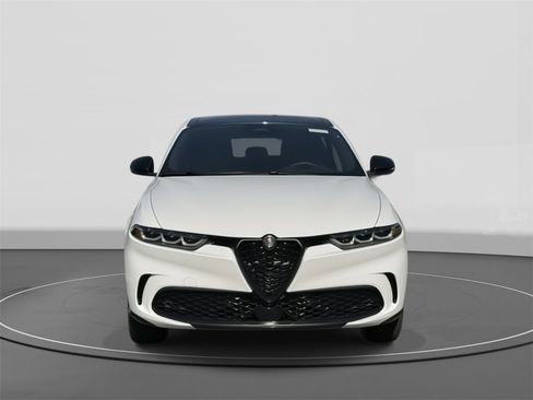 New 2025 Alfa Romeo Tonale w/ Premium Package image 2