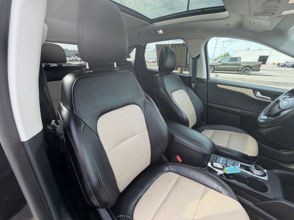 Certified 2022 Ford Escape Titanium w/ Titanium Elite Package AWD/4WD image 41