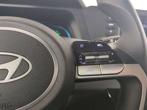 Used 2025 Hyundai Elantra Hybrid FWD image 30