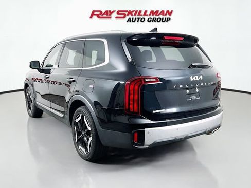 Used 2024 Kia Telluride S w/ S Sunroof Package FWD image 5